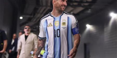 بالبلدي : ميسي
      بعد
      تربعه
      على
      عرش
      هدافي
      المونديال:
      شعرت
      بغضب
      شديد..
      والأهم
      تأهل
      الأرجنتين