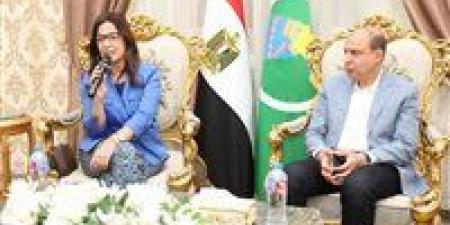 بالبلدي: «الثقافة
      بين
      الهوية
      والتحولات
      الأدبية»
      على
      هامش
      زيارة
      وزيرة
      الثقافة
      لمحافظة
      المنيا
