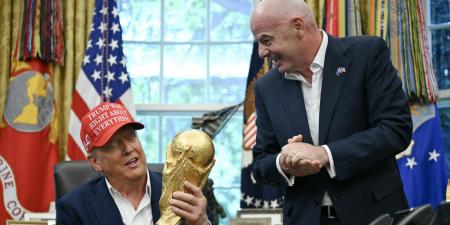 بالبلدي: لماذا قد يكون تسليم ترامب كأس العالم للمنتخب الفائز بالمونديال موقفاً "محرجاً للغاية" ؟