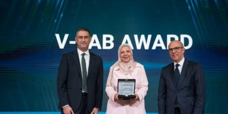 بالبلدي : داليا
      إبراهيم
      تحصد
      جائزة
      AUC
      Venture
      Lab
      تقديراً
      لدورها
      في
      تطوير
      منظومة
      ريادة
      الأعمال
      والابتكار
      في
      مصر
      والمنطقة