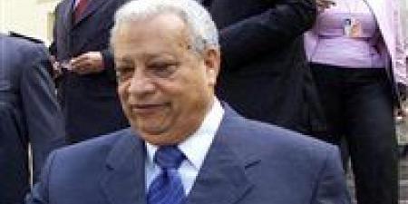 بالبلدي: التحريات
      تُفجر
      «مفاجأة»
      بشأن
      سرقة
      منزل
      الدكتور
      عاطف
      عبيد
      رئيس
      الوزراء
      الأسبق
