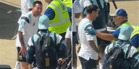 بالبلدي : فيديو
|
رد
فعل
ميسي
أثناء
التفتيش
في
المطار
يلفت
الأنظار
قبل
مواجهة
الرأس
الأخضر