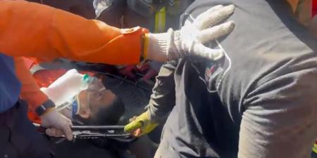 بالبلدي: صرخ قائلا: "كريستيانو رونالدو".. مراسلة CNN تروي تفاصيل جهود إنقاذ رجل محاصر لـ8 أيام تحت أنقاض زلزالي فنزويلا