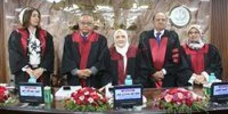 بالبلدي: «العلم
      لا
      يتقاعد»..
      آمال
      إسماعيل
      تحقق
      حلم
      الدكتوراه
      بعمر
      83
      عاما
      من
      جامعة
      المنصورة