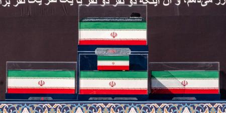 belbalady إقامة صلاة الجنازة على جثمان خامنئي وعدد من أفراد أسرته