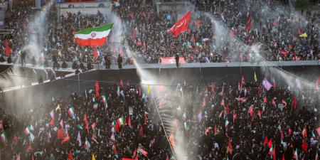 بالبلدي: الآلاف يحتشدون في طهران خلال ثاني أيام مراسم تشييع خامنئي