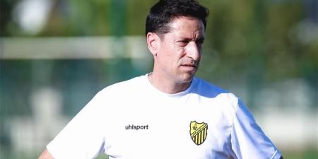 بالبلدي : وكيل
      بابلو
      فرانكو
      مدرب
      المغرب
      الفاسي
      يكشف
      لـبطولات
      حقيقة
      مفاوضات
      الزمالك