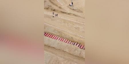 بالبلدي: شاهد.. دفن ضحايا مجهولي الهوية بعد زلزال فنزويلا المدمر
