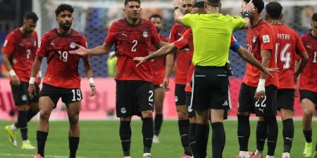 بالبلدي : رؤساء
      الدول
      يتدخلون..
      شيرر
      يشن
      هجومًا
      لاذعًا
      على
      حكم
      مباراة
      مصر
      والأرجنتين
