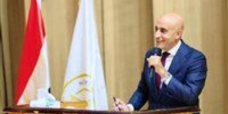 بالبلدي : ثانوية
      عامة..
      وزير
      التعليم
      يتابع
      امتحاني
      الفيزياء
      والتاريخ
      ويشدد
      على
      الانضباط
      الكامل
      باللجان