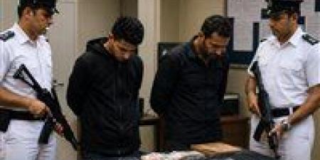 بالبلدي: إحالة
      متهمين
      إلى
      محكمة
      جنايات
      الجيزة
      بتهمة
      الاتجار
      في
      الميثامفيتامين
      بعد
      ضبط
      43
      كيسًا
      من
      المخدر