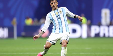 بالبلدي: برسمة لتدخّله أمام عمر مرموش.. عائلة لاعب الأرجنتين تستقبله بعد عودته من المونديال