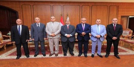 بالبلدي: جامعة
      كفر
      الشيخ
      تبدأ
      اختيار
      عميد
      كلية
      الألسن
      بمعايير
      شفافة
      ورؤية
      تطويرية