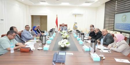 بالبلدي: مجلس
      جامعة
      أسيوط
      الأهلية
      يناقش
      خطة
      العام
      الجديد
      ويعزز
      التحول
      الرقمي