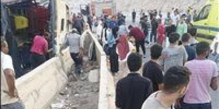 بالبلدي : إصابة
      11
      شخصا
      إثر
      انقلاب
      ميكروباص
      أعلى
      الطريق
      الإقليمي