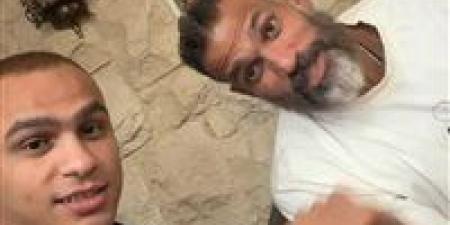 بالبلدي: عملناها..
      إيهاب
      عبدالواحد
      ومصطفى
      حدوتة
      يحتفلان
      بنجاح
      تعاونهما
      مع
      عمرو
      دياب
      وتامر
      حسني
      (فيديو)