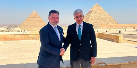 بالبلدي: وزير
      السياحة
      والآثار
      يلتقي
      نائب
      رئيس
      مجلس
      الوزراء
      البوسني
      لبحث
      تعزيز
      التعاون
      السياحي
      بين
      البلدين
