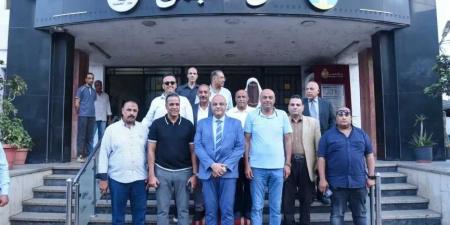 محافظ
      الإسكندرية
      يعقد
      لقاءً
      جماهيريًا
      لخدمة
      المواطنين
      بأحياء
      العجمي
      وغرب
      والجمرك