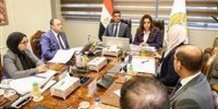 بالبلدي: التنمية
      المحلية
      والصناعة
      تبحثان
      دعم
      مشروعات
      هيئة
      تنمية
      الصعيد
      وتسريع
      التراخيص
      لتعزيز
      الاستثمار
      وفرص
      العمل
