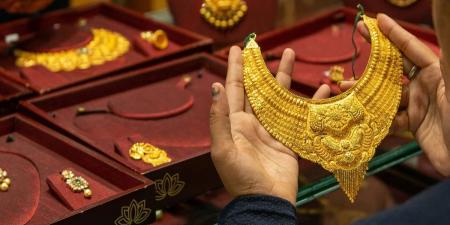 بالبلدي : مفاجأة
      في
      أسعار
      الذهب
      اليوم
      في
      اليمن..
      انخفاض
      الجنيه
      الذهب
      وعيار
      24
      مع
      تراجع
      المعدن
      الأصفر