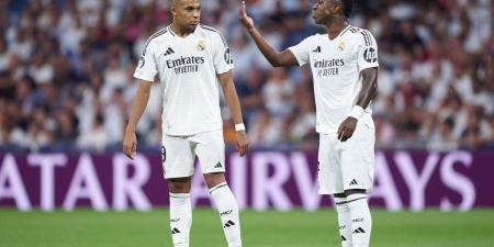 بالبلدي : شروط
      فينيسيوس
      جونيور
      لتجديد
      عقده
      مع
      ريال
      مدريد..
      ودور
      مبابي