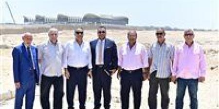 بالبلدي: لجنة
      من
      الزمالك
      تتسلم
      أرض
      النادي
      الجديدة
      في
      حدائق
      أكتوبر