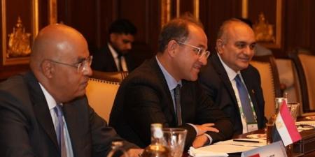 بالبلدي : وزير
المالية
:
نتطلع
لدور
محوري
لـ«البريكس»
في
دفع
النمو
والتنمية
بالدول
الأعضاء