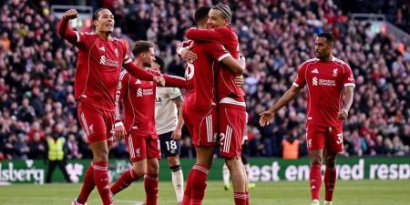 بالبلدي : أبرزها
      ريال
      مدريد
      ومانشستر
      سيتي..
      لاعب
      ليفربول
      يرفض
      عروضًا
      ضخمة
      من
      أجل
      البقاء