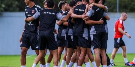 بالبلدي : مدرب
      بادالونا
      يتغنى
      بالأهلي:
      ما
      رأيته
      أدهشني..
      يشبهون
      برشلونة
      وأعجبني
      3
      لاعبين