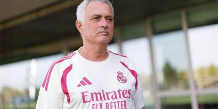 بالبلدي : قائمة
ريال
مدريد
لمباراة
شالكه
الودية..
موقف
الصفقات
الجديدة