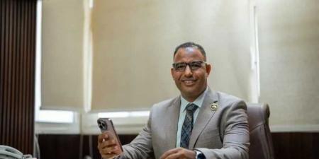 الحسيني
      أحمد:
      ارتفاع
      الاحتياطي
      إلى
      57.35
      مليار
      دولار
      يعكس
      نجاح
      جهود
      دعم
      موارد
      النقد
      الأجنبي