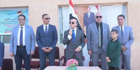 «بوعينا
      نطور
      بلدنا»..
      محافظ
      الغربية
      يصطحب
      المشاركين
      في
      جولة
      للمبادرة
      الرئاسية
      «حياة
      كريمة»
      بقرية
      نهطاي