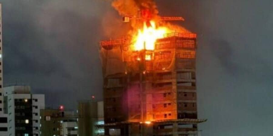 بالبلدي: إخلاء مبان وانقطاع الكهرباء إثر حريق ضخم فى مبنى شاهق بالبرازيل..فيديو وصور