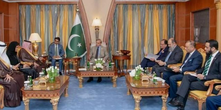 "القصبي" يلتقي رئيس حكومة باكستان و5 وزراء ومسؤولين بالرياض بالبلدي | BeLBaLaDy