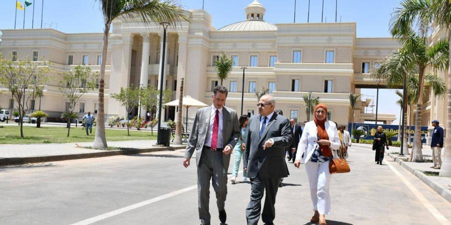 بالبلدي : الخشت والسفير الفرنسي يفتتحان المكتب الوطني للوكالة الفرانكفونية بجامعة القاهرة الدولية | صور