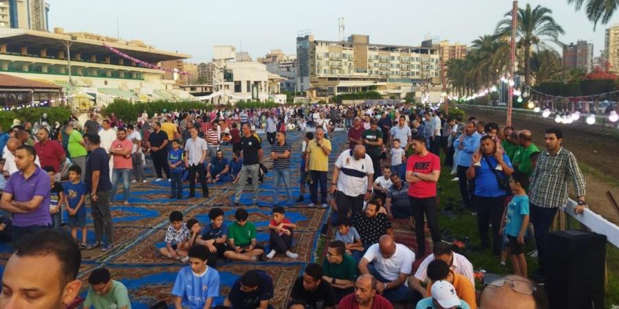 بالبلدي: بالصور.. الآلاف من أهالي الإسكندرية يؤدون صلاة العيد في أكثر من 200 ساحة