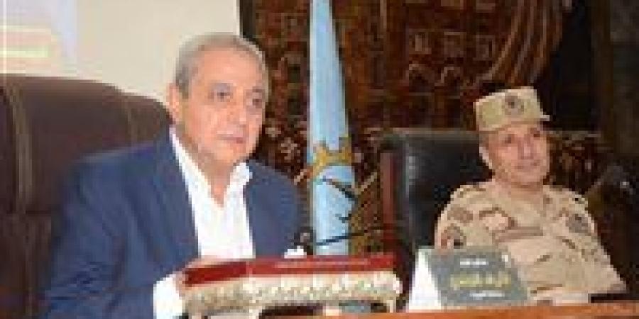 بالبلدي: محافظ
      الغربية
      يترأس
      الاجتماع
      التنسيقي
      ويطلق
      استعداداتها
      لتنفيذ
      تدريب
      صقر
      156