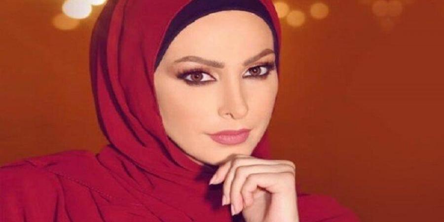 بالبلدي: أمل
      حجازي
      تتصدر
      المشهد
      من
      جديد
      بسبب
      خلع
      الحجاب..
      إيه
      الحكاية؟