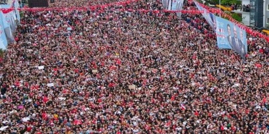 بالبلدي: توقيف
      العشرات
      في
      تجمع
      بإسطنبول
      دعماً
      لإمام
      أوغلو
      بعد
      100
      يوم
      من
      اعتقاله
