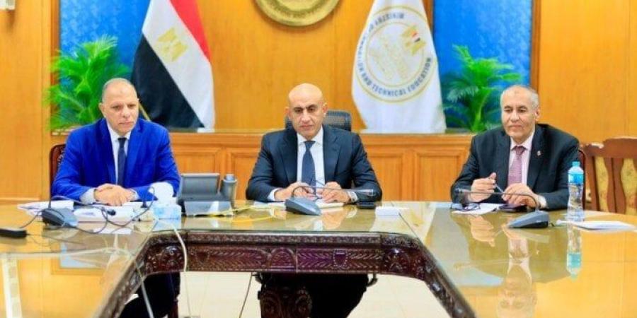 بالبلدي : وزير
      التعليم
      يتابع
      سير
      امتحان
      مادتي
      الكيمياء
      والجغرافيا
      للثانوية
      العامة