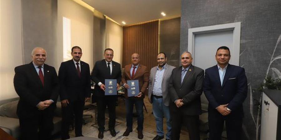 بالبلدي: جامعة
      القاهرة
      وجهاز
      مستقبل
      مصر
      يوقعان
      بروتوكول
      تعاون
      لدعم
      التنمية
      الزراعية
