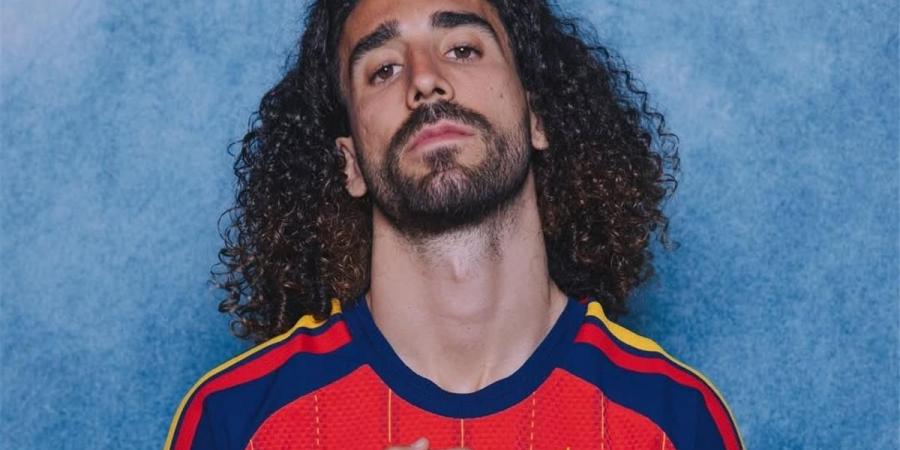 بالبلدي : دي
      لا
      فوينتي
      يوضح
      موقفه
      من
      انتقال
      كوكوريلا
      إلى
      ريال
      مدريد