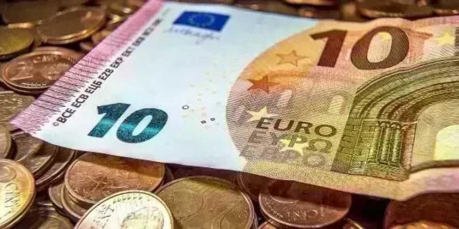 تراجع
      سعر
      اليورو
      اليوم
      الأربعاء
      17
      يونيو
      2026
      في
      البنوك..
      تحديث
      لحظي