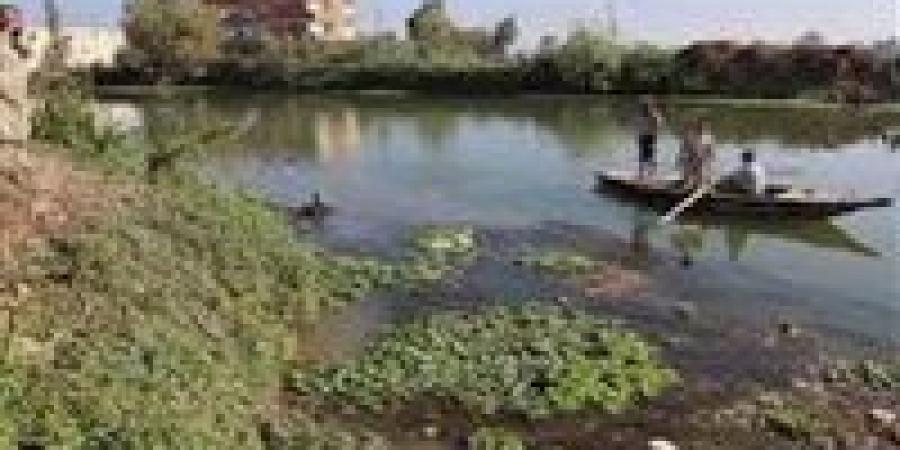 بالبلدي: انتشال
      جثة
      شاب
      غرق
      في
      ترعة
      بسوهاج