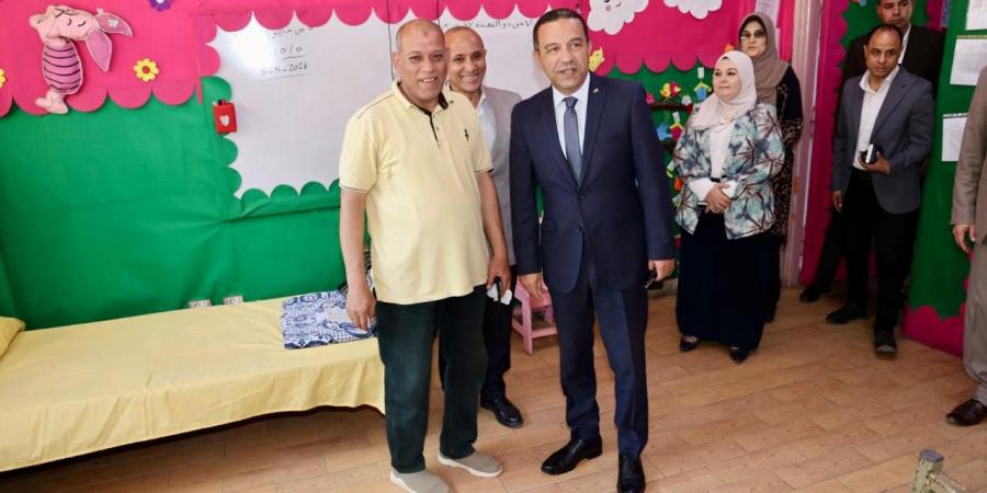 بالبلدي : محافظ
      المنوفية
      يتفقد
      جاهزية
      لجان
      امتحانات
      الثانوية
      واستراحات
      المراقبين