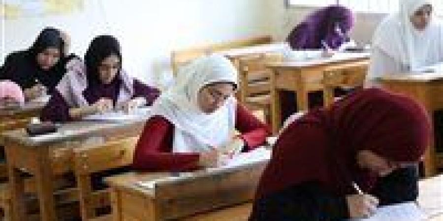 بالبلدي: بدء
      امتحان
      التربية
      الوطنية
      لطلاب
      الثانوية
      العامة
      باللجنة
      الثانية
      في
      أول
      أيام
      ماراثون
      الامتحانات