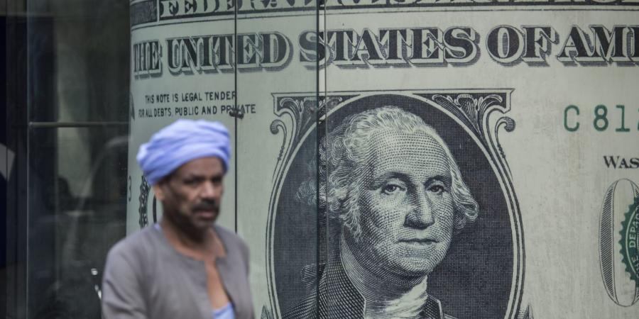 بالبلدي: تراجع الدولار والذهب في مصر مع انحسار توترات المنطقة