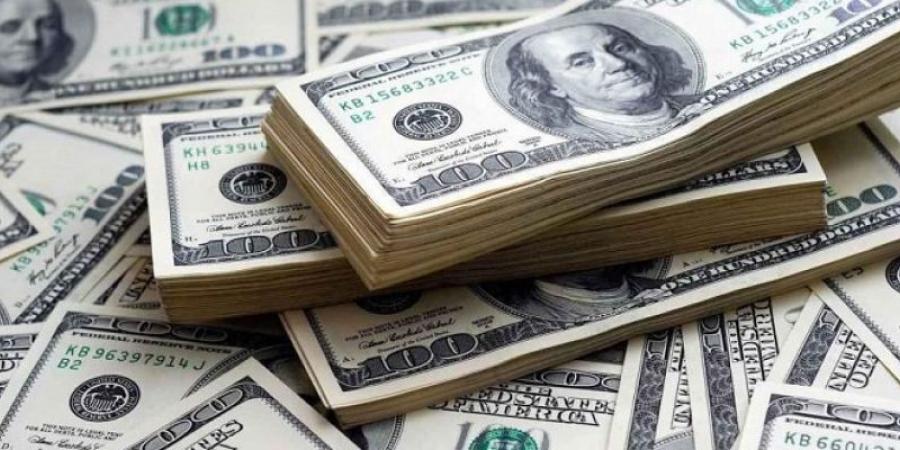 بالبلدي : الدولار
      يرتفع
      2.7%
      منذ
      بداية
      العام
      مدعومًا
      بتدفقات
      الملاذ
      الآمن
      والفائدة
      المرتفعة