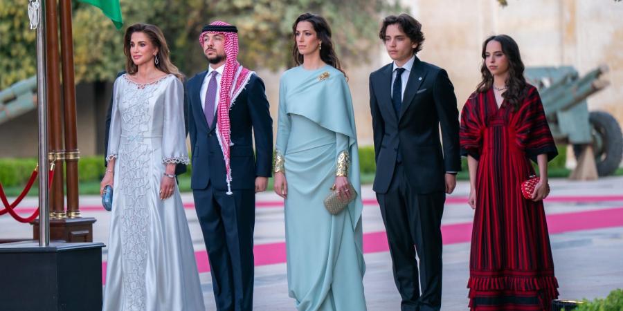 بالبلدي: الأميرة رجوة وابنتها بإطلالتين متناسقتين في مدرجات كأس العالم