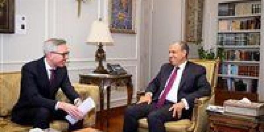 بالبلدي: وزير
      الخارجية:
      التوسع
      في
      الطاقة
      المتجددة
      أولوية
      على
      أجندة
      الحكومة